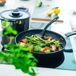 Fiskars Functional Form Frying Pan -Deutschland Koch Magier Verkaufs-Shop fiskars functional form frying pan 2