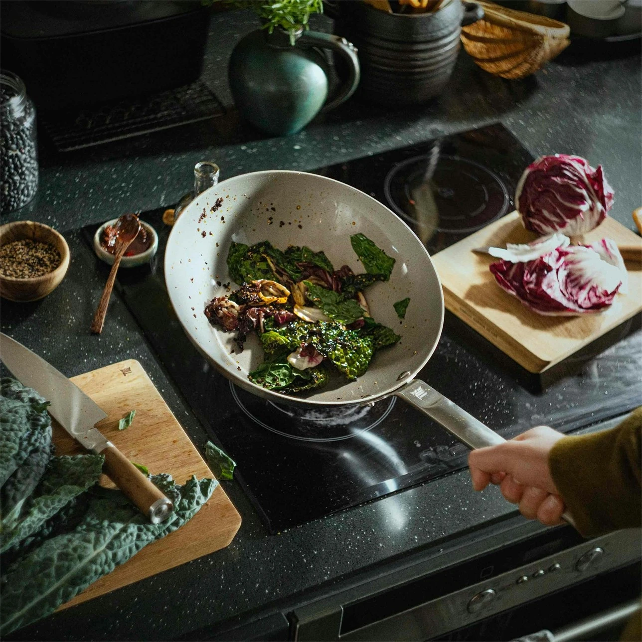 Fiskars Norden Wok-Pfanne Edelstahl, 28 Cm 8 Fiskars Norden Wok-Pfanne Edelstahl, 28 Cm – Bild 6