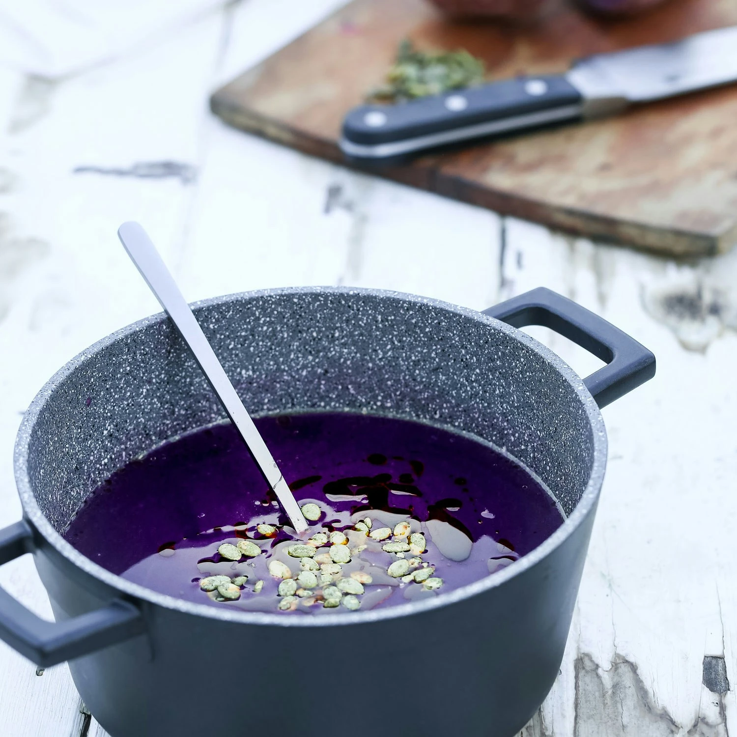 Kitchen Craft MasterClass Kasserolle Schwarz, 2,5 L 4 Kitchen Craft MasterClass Kasserolle Schwarz, 2,5 L – Bild 2