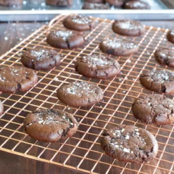 Nordic Ware Kühlgitter 42.5x28.9x2.5 Cm 7 Nordic Ware Kühlgitter 42.5x28.9x2.5 Cm -Deutschland Koch Magier Verkaufs-Shop nordic ware large cooling grille in copper 3