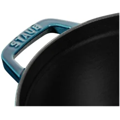 Staub Kokotte Rund 26 Cm 5,2 L, Benzinblau -Deutschland Koch Magier Verkaufs-Shop staub la mer rund gryta 24 cm petroleum bla 38 l 10