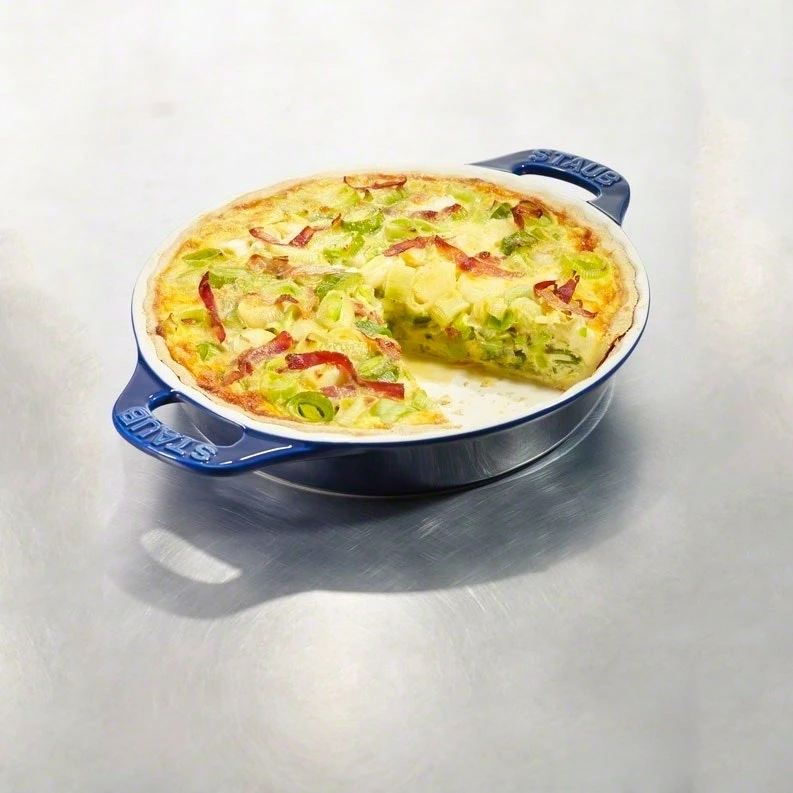 Staub Pie Form Aus Keramik 24 Cm, Dunkelblau 4 Staub Pie Form Aus Keramik 24 Cm, Dunkelblau – Bild 2