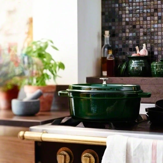 Staub Runde Kochtopf Aus Gusseisen 3,8 L, Grün 4 Staub Runde Kochtopf Aus Gusseisen 3,8 L, Grün – Bild 2